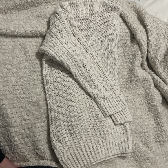 american eagle white womenswear sweater - Picture 3 of 4